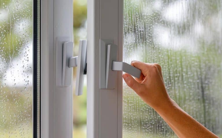 Lüften bei Regen: Die ADEME erklärt, warum das Öffnen der Fenster gut für die Gesundheit ist